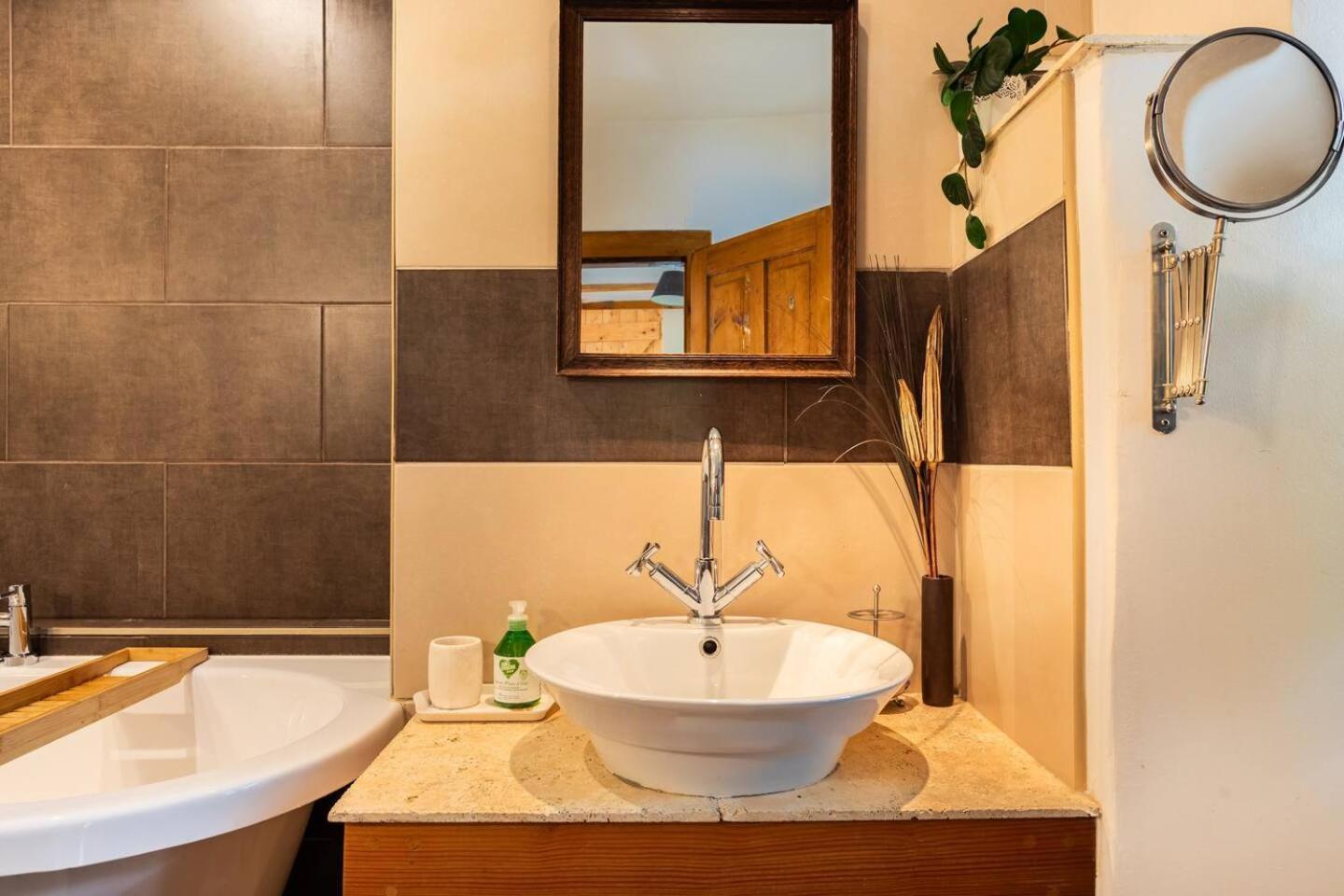 Holiday Home Katric Kamno エクステリア 写真