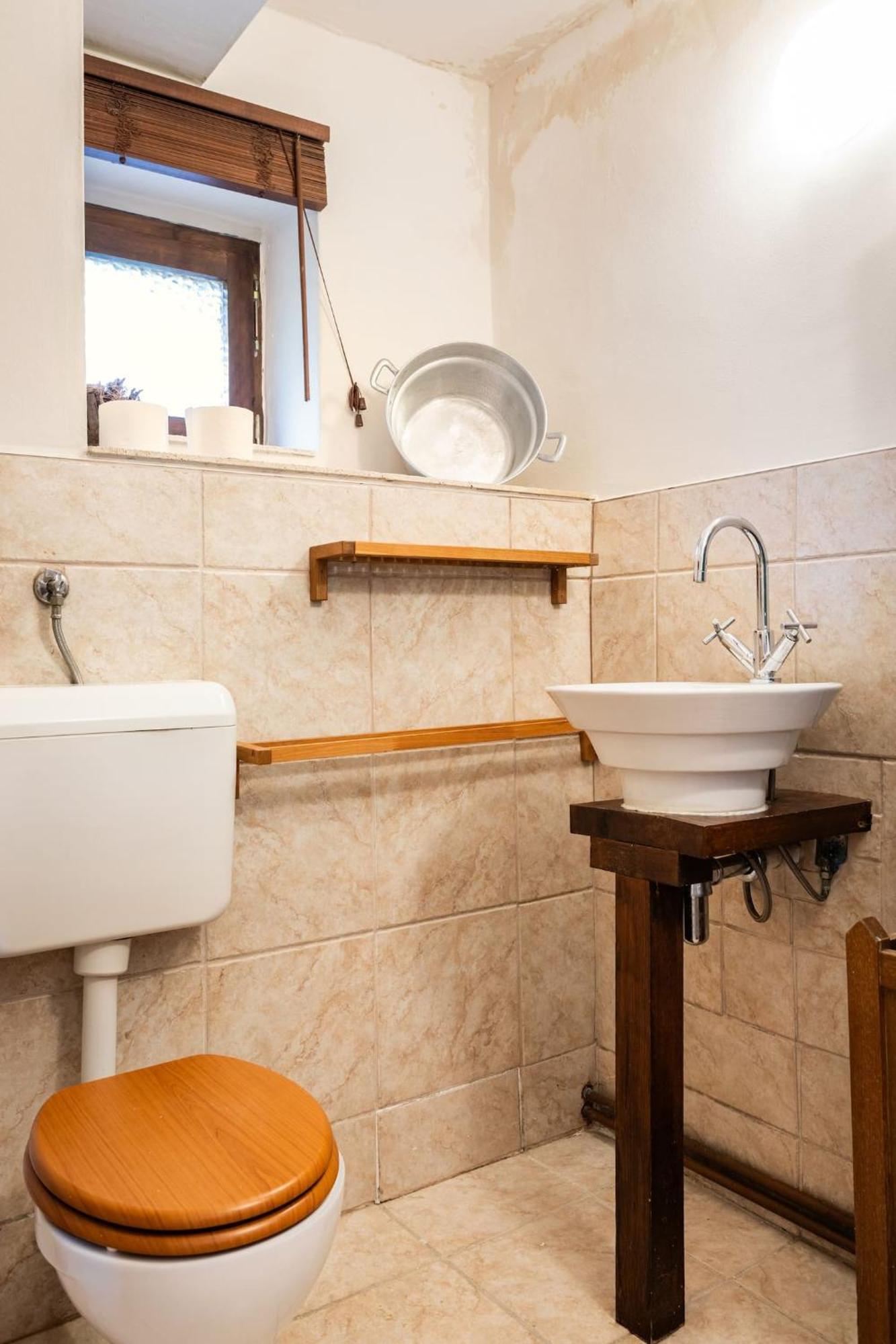 Holiday Home Katric Kamno エクステリア 写真