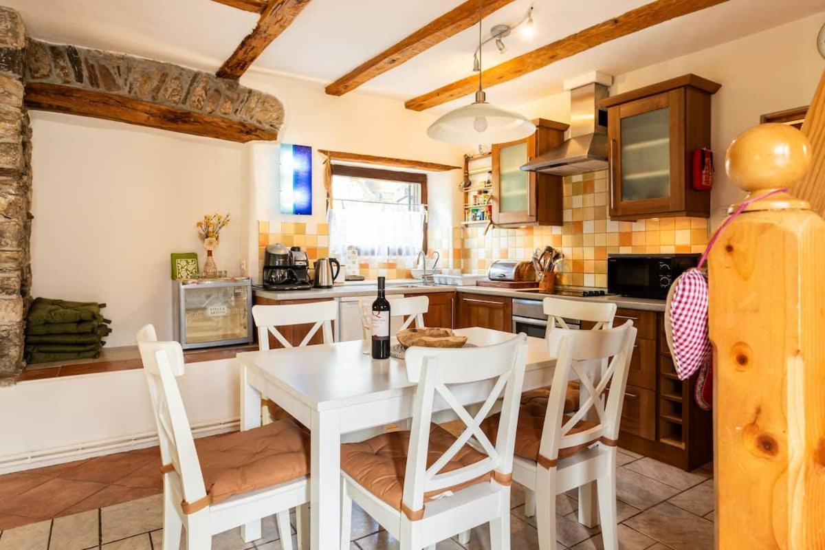Holiday Home Katric Kamno エクステリア 写真